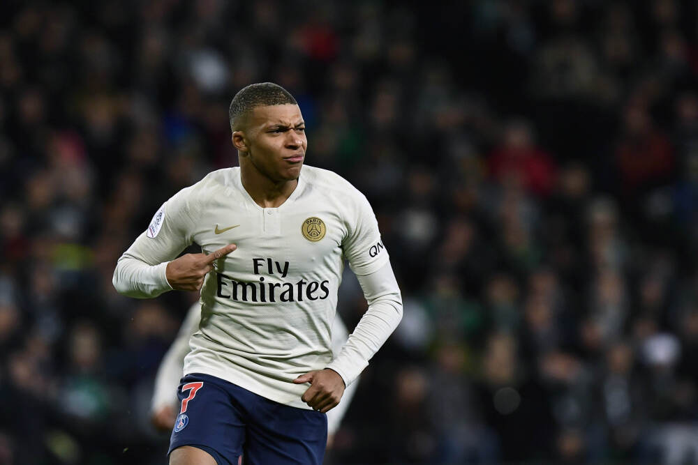 美火蜜：KD&谢泼德打得像巅峰杜威 看到球给KD的效果没？交易申京